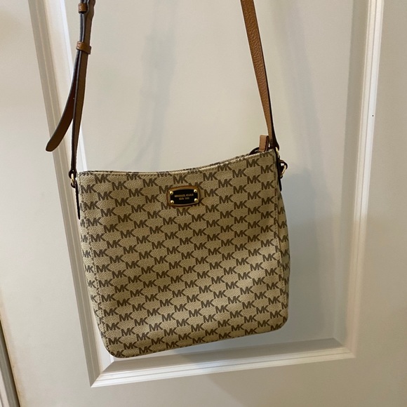 Handbags - Michael Kors Purse